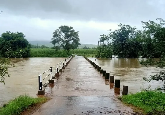 पिळणी, भोगोली बंधाऱ्यावरील पाणी ओसरले