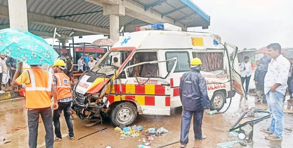 शिरुर येथील अपघातात चार ठार