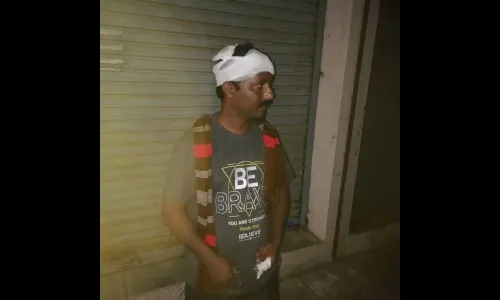 कलेढोण येथे दोघांवर तलवारीने हल्ला