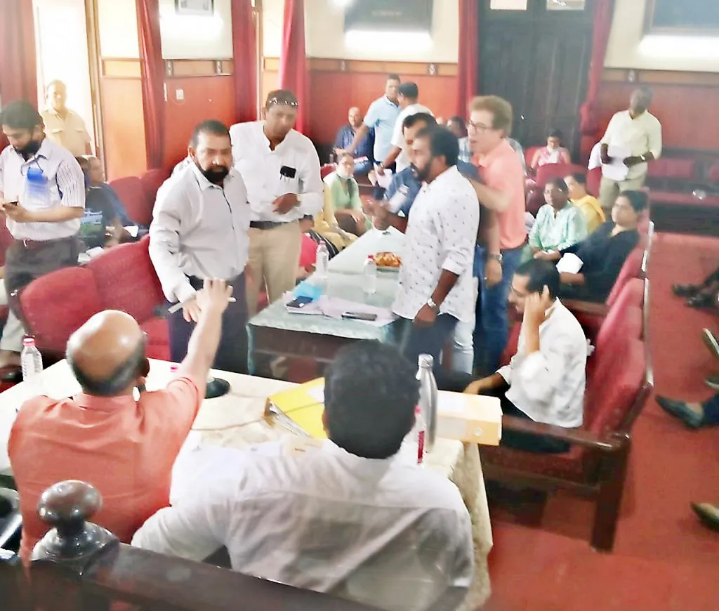 सोपो कंत्राटदार प्रस्तावावर मडगाव पालिकेचा डोंगर पोखरून उंदीर