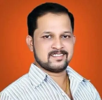 बंडखोर आमदार समर्थकांची रत्नागिरी युवासेनेतून उचलबांगडी