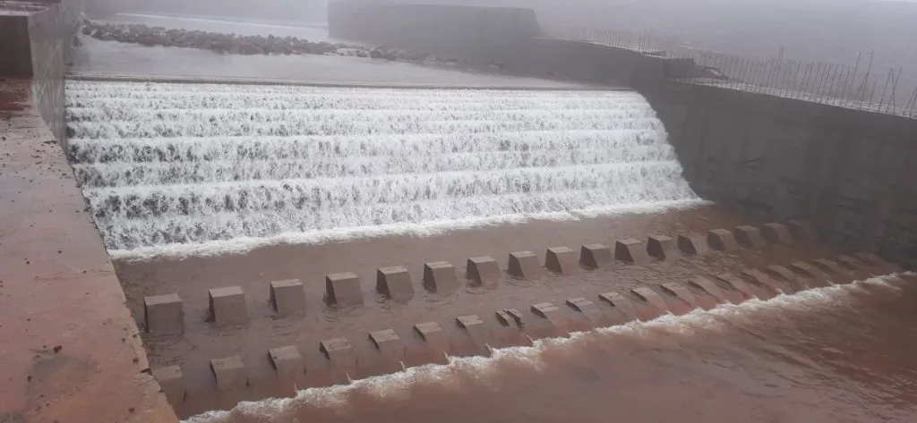 सातारकरांची चिंता मिटली, कास तलाव ओसुंडून वाहतोय..