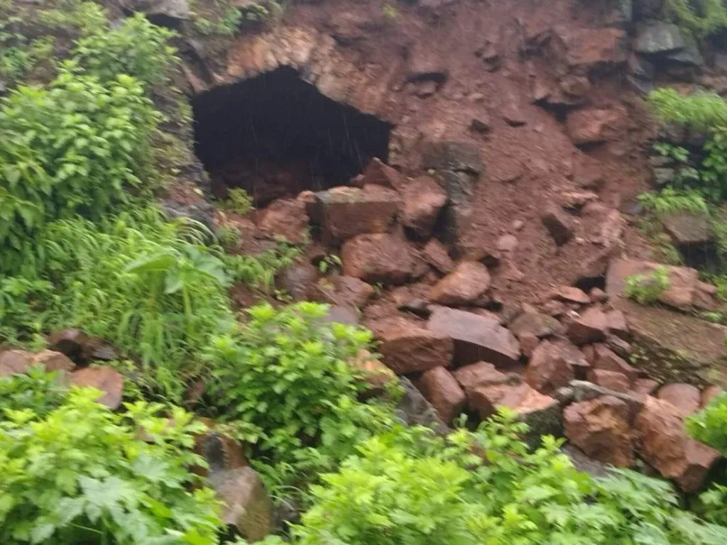 पुरातत्व विभागाला जाग, ढासळणाऱया पन्हाळ्याचे ‘पुरातत्व’कडून तातडीने सर्वेक्षण सुरु