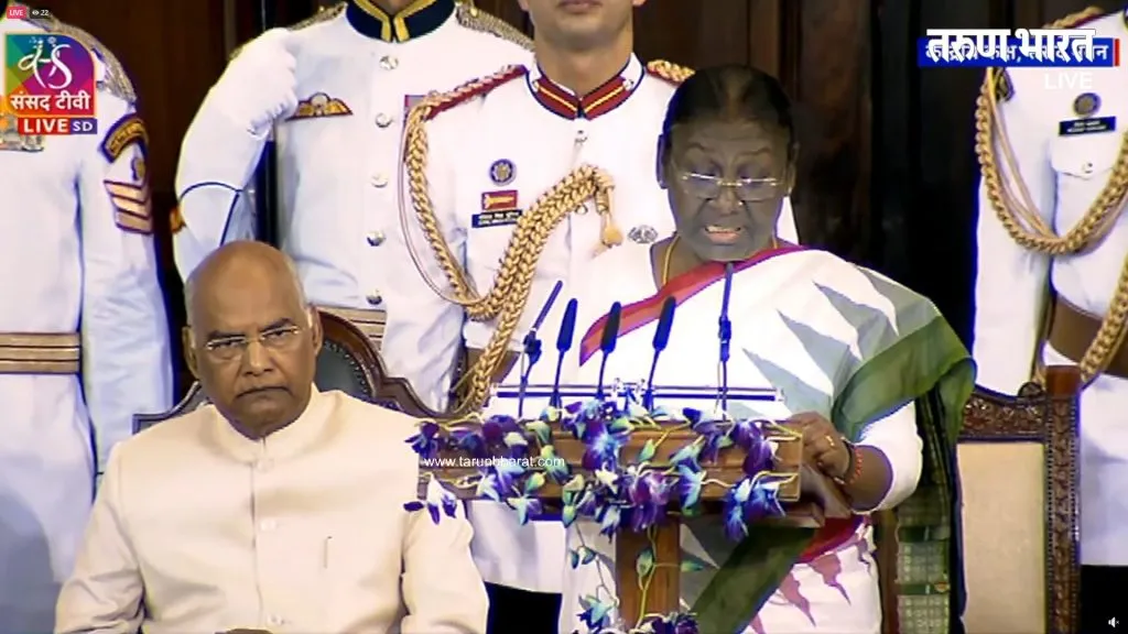 द्रौपदी मुर्मू यांनी देशाच्या 15 व्या राष्ट्रपतीपदाची घेतली शपथ