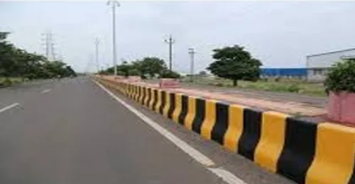 दुभाजकाचे पैसे रस्त्यात घातले, तरीही रस्ता निकृष्ट का ? कुपवाडकारांचा सवाल