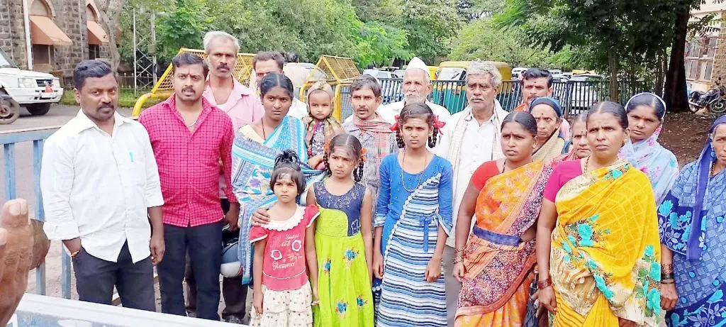 माविनकट्टी येथील पडलेल्या घरांना नुकसानभरपाई द्या