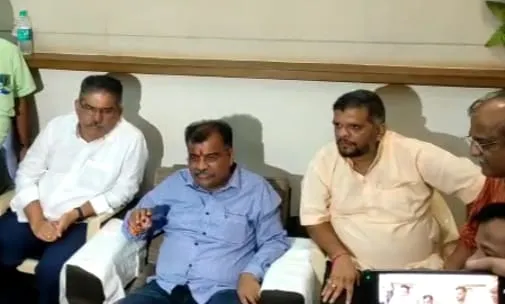 ‘मुंबई-गोवा’ महामार्गाच्या सुसज्जतेसाठी युद्धपातळीवर प्रयत्न करा