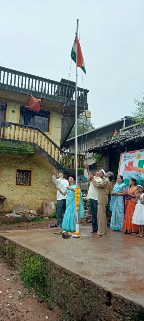 Kolhapur; कानूर खुर्द येथे विधवा महिलेच्या हस्ते ध्वजारोहण