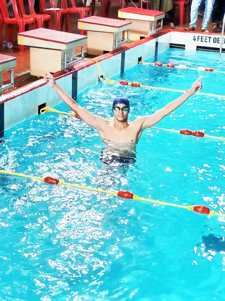 आंतरशालेय-आंतरमहाविद्यालय जलतरण स्पर्धेला उत्स्फूर्त प्रतिसाद