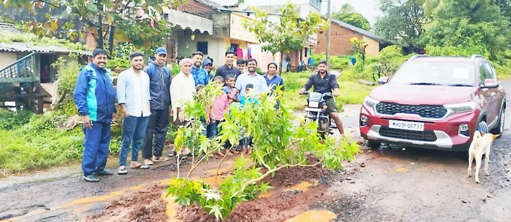 बसुर्ते-कोवाड रस्त्यासाठी जिल्हाधिकाऱयांना निवेदन