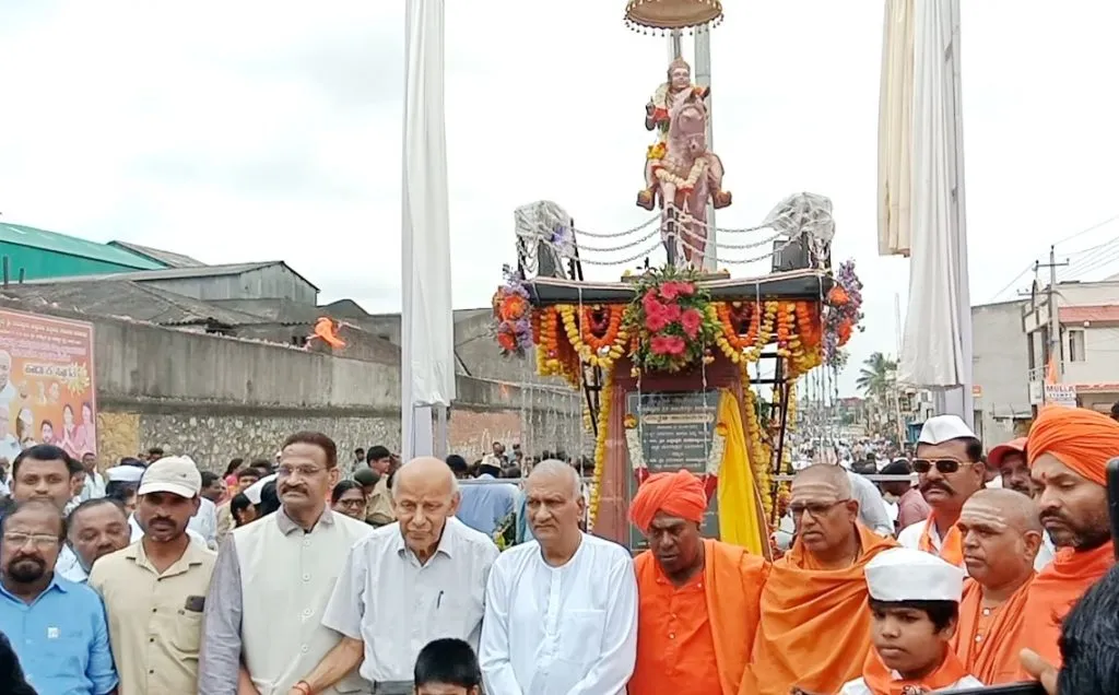 धर्माधर्मातील वाद मिटवून सर्वांनी एकत्र यावे