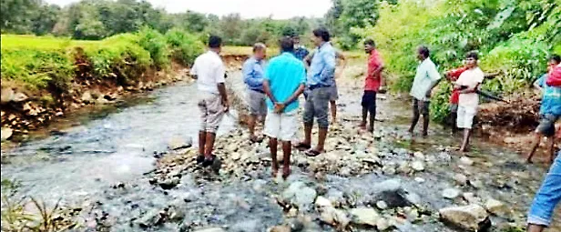नडके-खोतीगावच्या पुरग्रस्त शेतीची उपजिल्हाधिकाऱयांकडून पाहणी