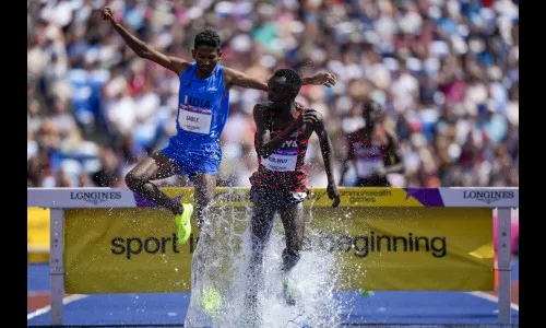 अविनाश साबळे, प्रियांका गोस्वामीला रौप्य