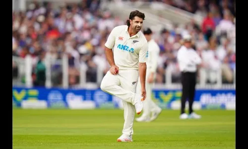 कॉलिन डी ग्रँडहोम आंतरराष्ट्रीय क्रिकेटमधून निवृत्त