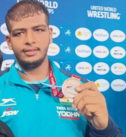 मराठमोळ्या महेंद्रची जागतिक कुस्ती स्पर्धेत चंदेरी कामगिरी