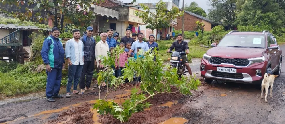बसुर्ते – कोवाड रस्त्यासाठी जिल्हाधिकार्यांना निवेदन