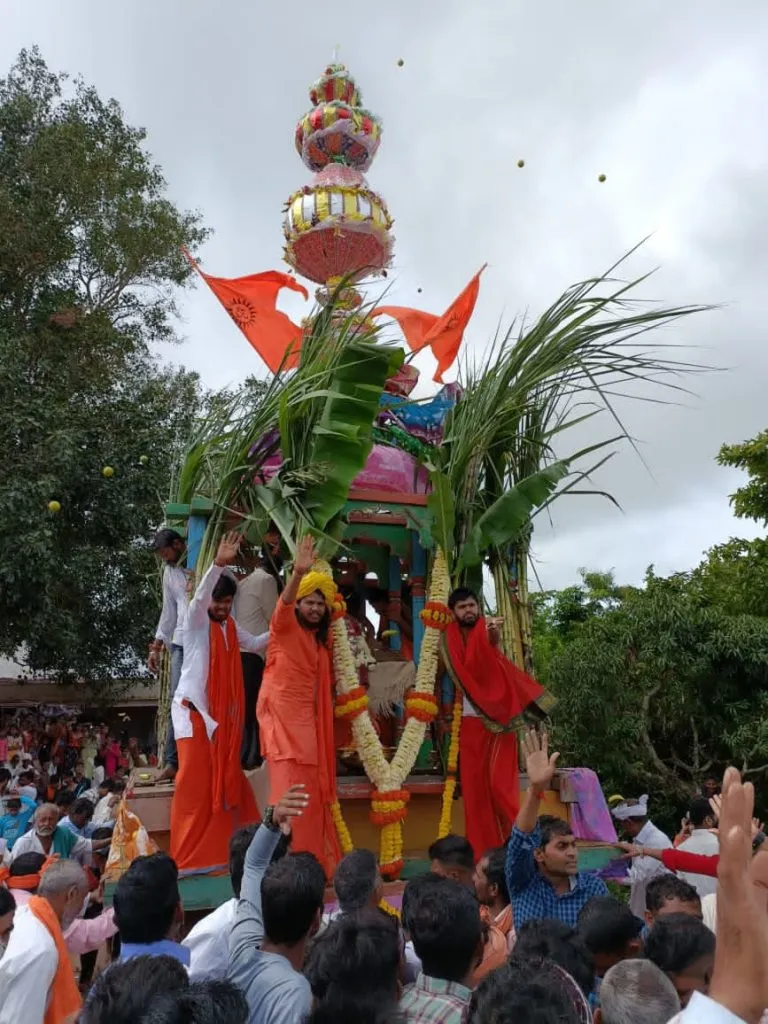 रुद्रस्वामी मठावर रथोत्सव हजारो भाविकांची उपस्थिती
