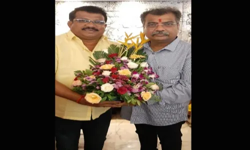 माजी जि. प. उपाध्यक्ष म्हापसेकर यांनी केले आमदार रवींद्र चव्हाण यांचे अभिनंदन