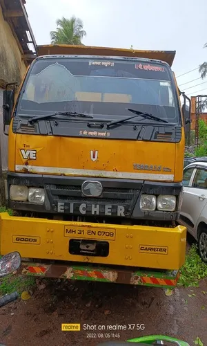 महसूलने वाळू वाहतूक करणारा डंपर पकडला