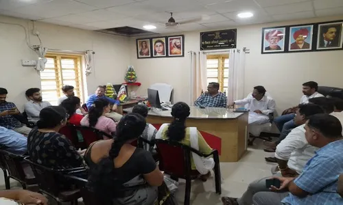 दर्जाहीन झेंडे ग्रामपंचायतींच्या हाती