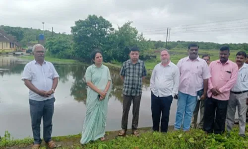 जिल्हाधिकारी के.मंजुलक्ष्मी यांची ‘अमृतसरोवरला’ भेट