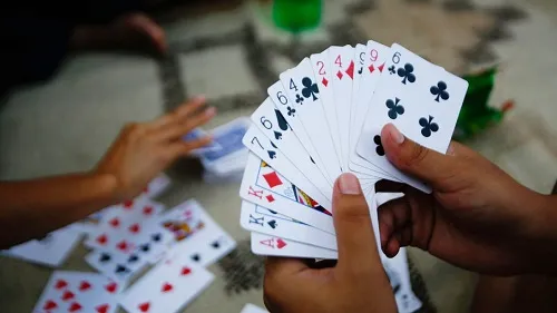 Ratnagiri : करबुडेत तीनपत्ती जुगारावर पोलिसांची धाड; ४४ हजारांचा मुद्देमाल जप्त