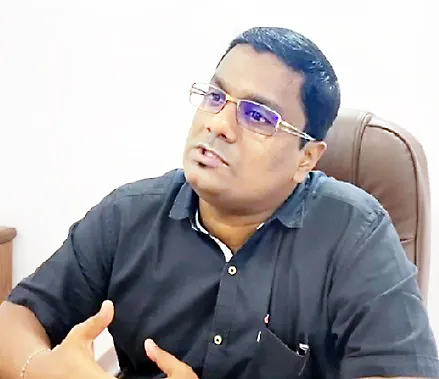 लोकविरोधी दुरुस्त्या रद्द करण्याच्या निर्णयाचे स्वागत : वेंझी व्हिएगस