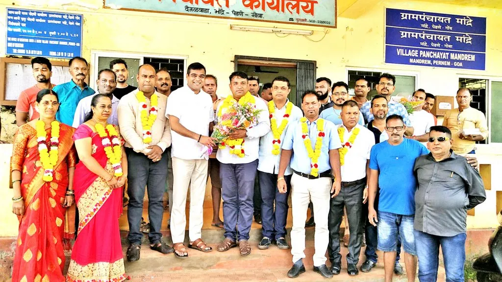 मांद्रे सरपंचपदी ऍड. अमित सावंत यांची बिनविरोध निवड