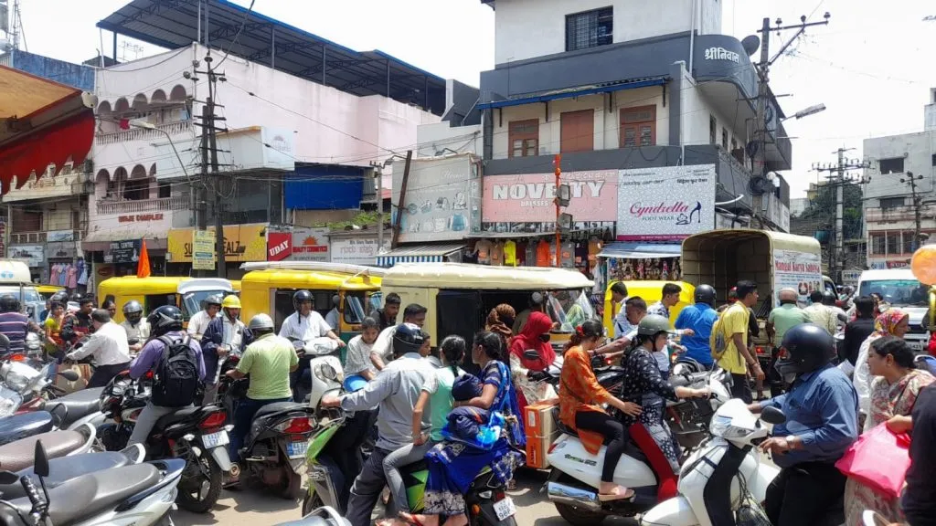 शहरात चक्काजाम..!