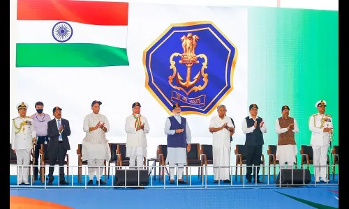 स्वदेशनिर्मित ‘विक्रांत’ नौदलात समाविष्ट