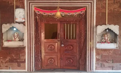 चिंदर बाजारपेठ येथील साई मंदिरातील दान पेटी अज्ञाताने फोडली
