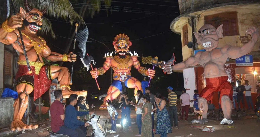 धुमधडाक्यात दिवाळीस प्रारंभ