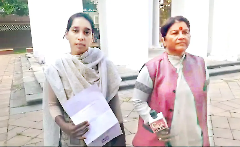 तीन तलाकद्वारे पत्नीला मुलांसह हाकलले