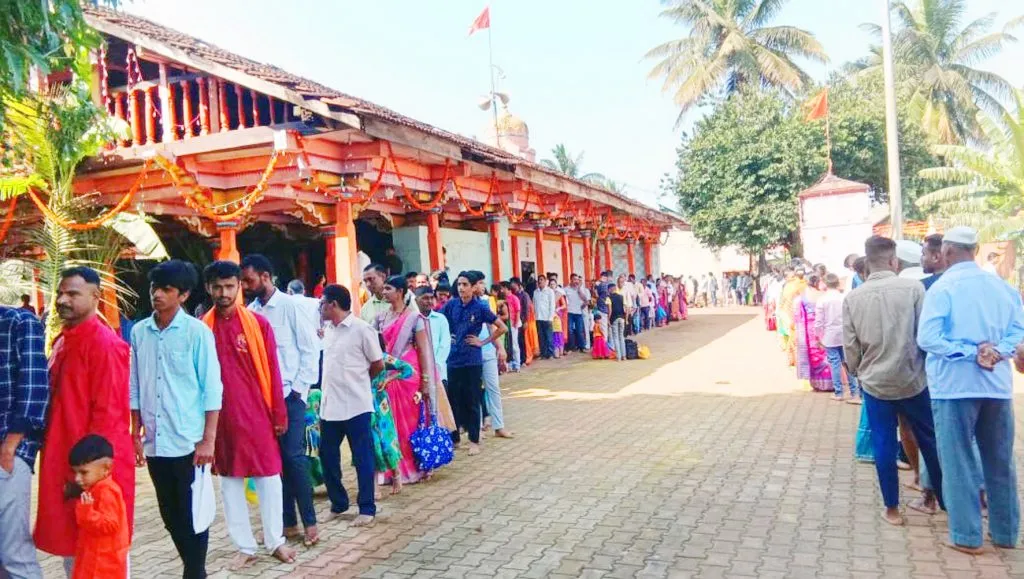 गुलाल, भंडाऱयाच्या उधळणीत कडोली दसरोत्सव