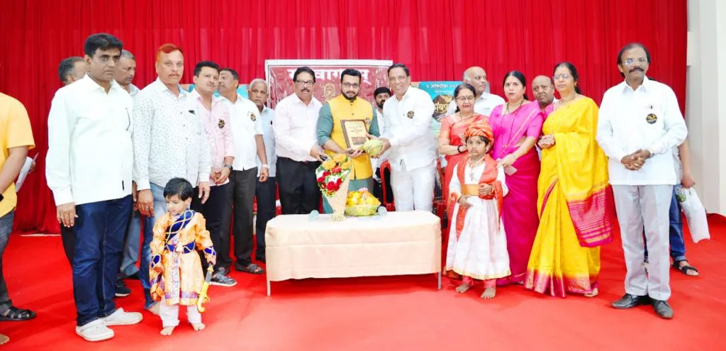 अमोल कोल्हेंचा मराठा बँकेतर्फे सत्कार