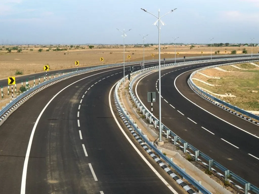 समृद्धी महामार्गावर 120 किमी प्रतितास वेगमर्यादा निश्चित