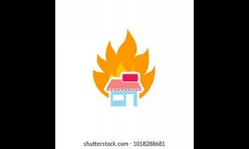 महाद्वार रोड येथील स्पेअर पार्ट दुकानाला आग