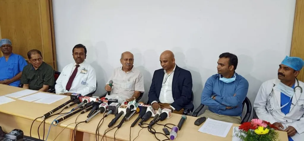 के.एल.ई डॉ.प्रभाकर कोरे हॉस्पिटल मध्ये यशस्वी लिव्हर प्रत्यारोपण