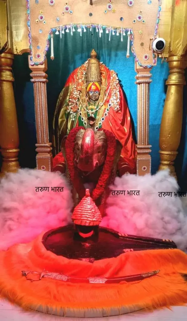 कपिलेश्वर मंदिरच्या वतीने नवरात्री निमित्त विशेष अलंकार