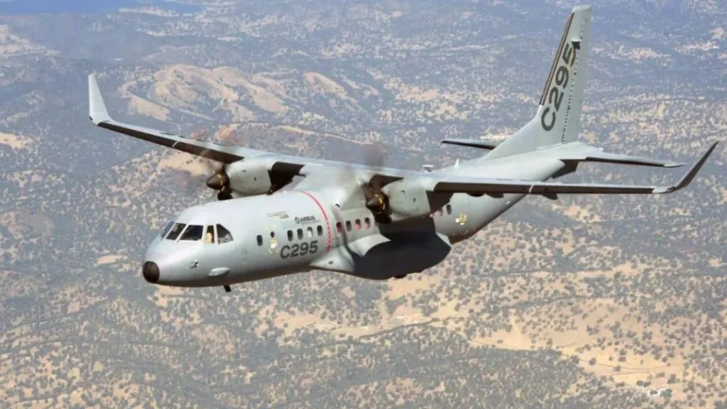 महाराष्ट्रातील आणखी एक प्रकल्प गुजरातला