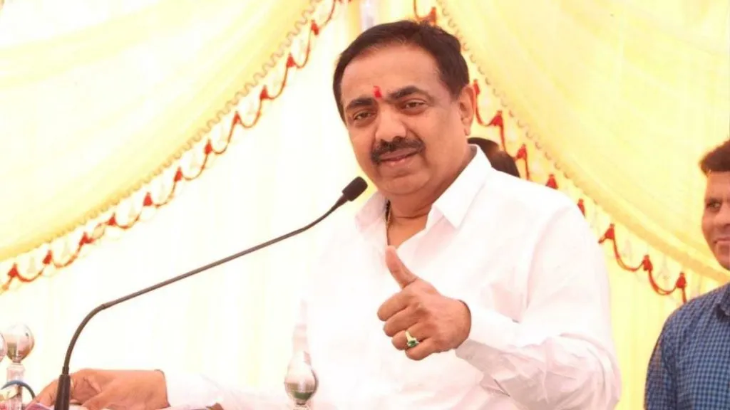 शिंदे, फडणवीस सरकार मंत्रीमंडळ विस्तार करूच शकत नाहीत