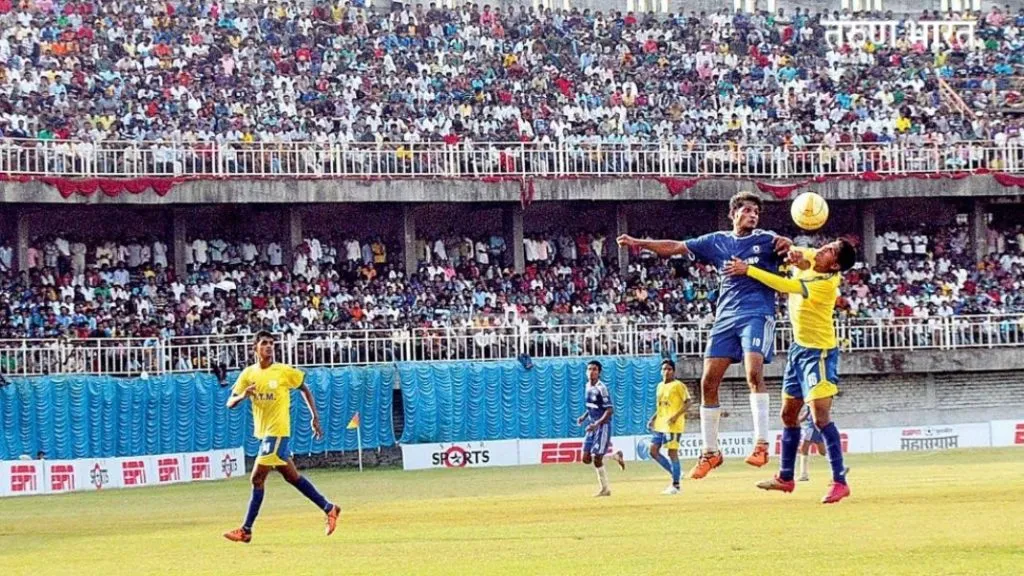 कोल्हापुरी फुटबॉलपटूंना लाखाचे मोल