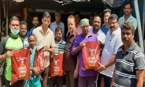 ‘आनंदाचा शिधा’ योजनेअंतर्गत रेशनकार्ड धारकांना शिधा वाटप