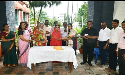 शलाका वालावलकर यांना मुंबई विद्यापीठाची पीएच.डी