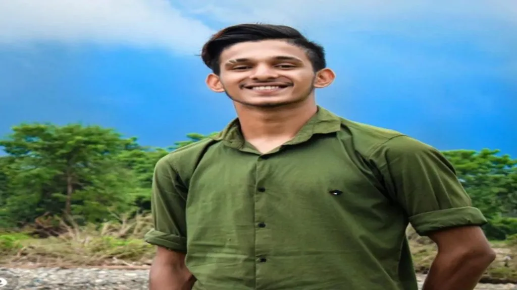 ओवळीयेच्या रोशन सावंत याची भारतीय फुटबॉल संघात निवड