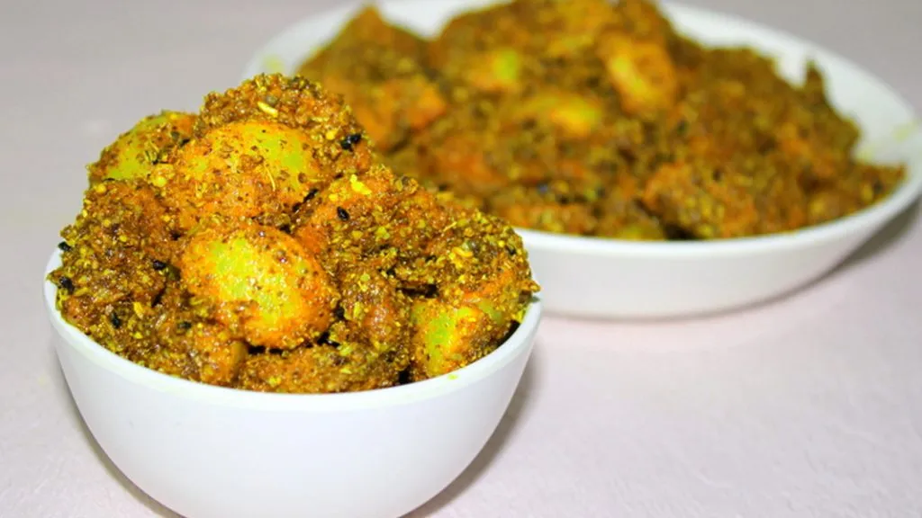 ट्राय करा चटकदार आवळ्याचे लोणचे