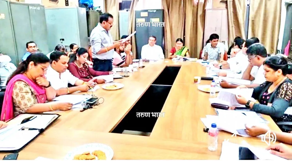 कर्मचाऱयांच्या मागणी पत्रावर कायदेतज्ञांचा सल्ला घेणार