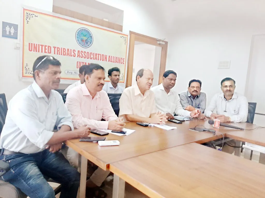 शैक्षणिक, राजकीय आरक्षणांसह एसटी बांधवांना वन कायद्यात संरक्षण द्या