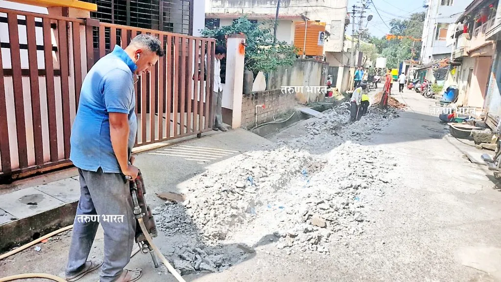 पाणीसमस्या निवारणासाठी कोनवाळ गल्लीत काम सुरू