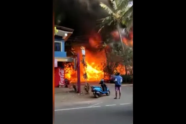 आकेबायश-रावणफोंड येथे घराला आग